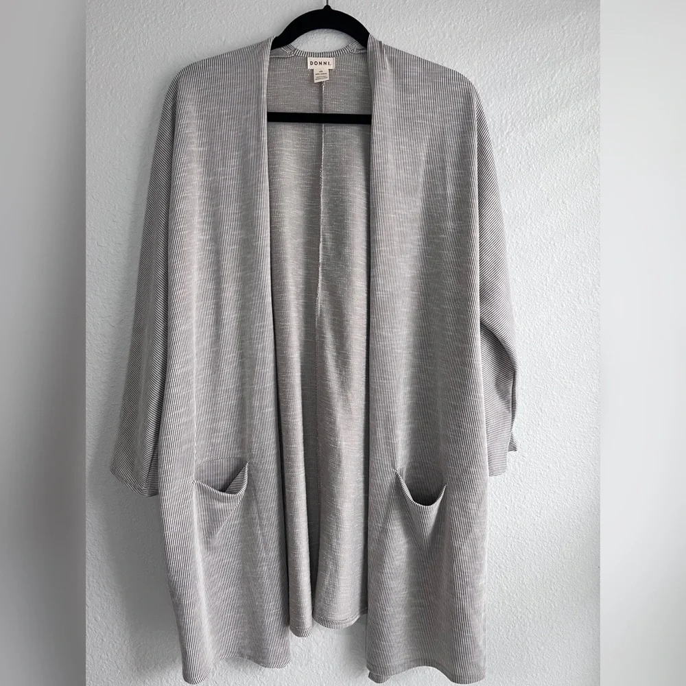 DONNI. Open front Gray Sweater Coat Size Unique - Picture 2 of 10